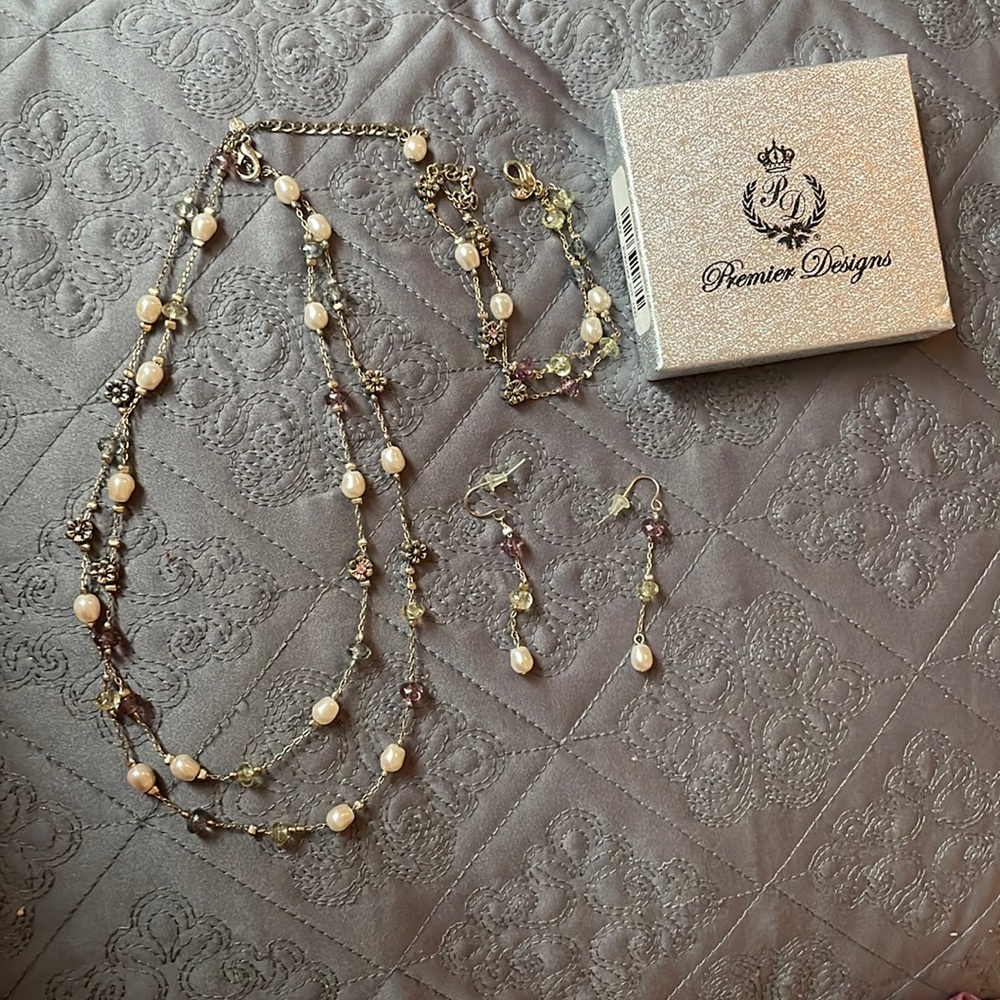 Premier Designs jewelry set